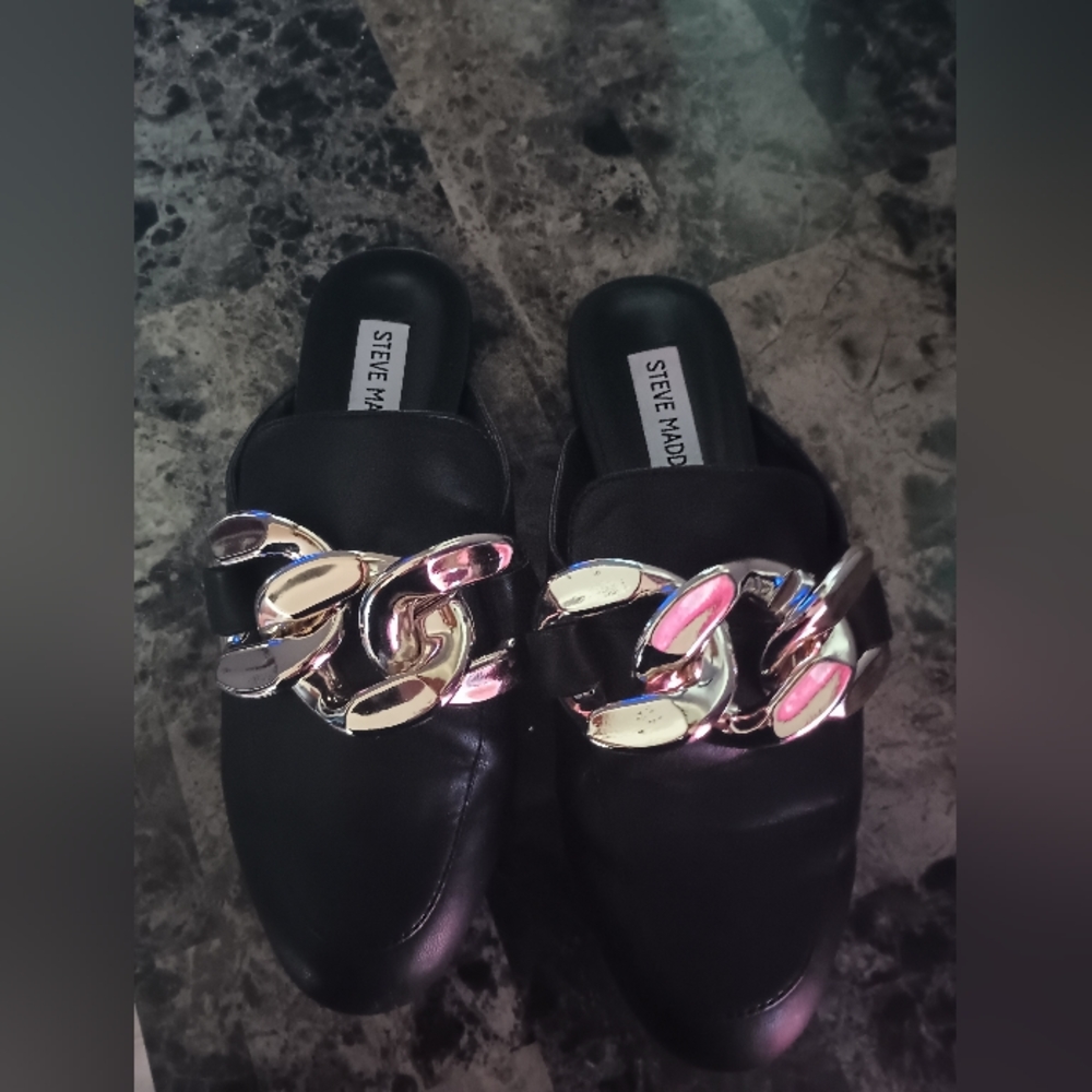 Steve Madden slip on shoes